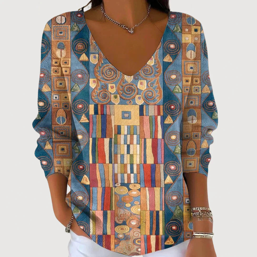 Cynthia - Cozy V-Neck Sweater